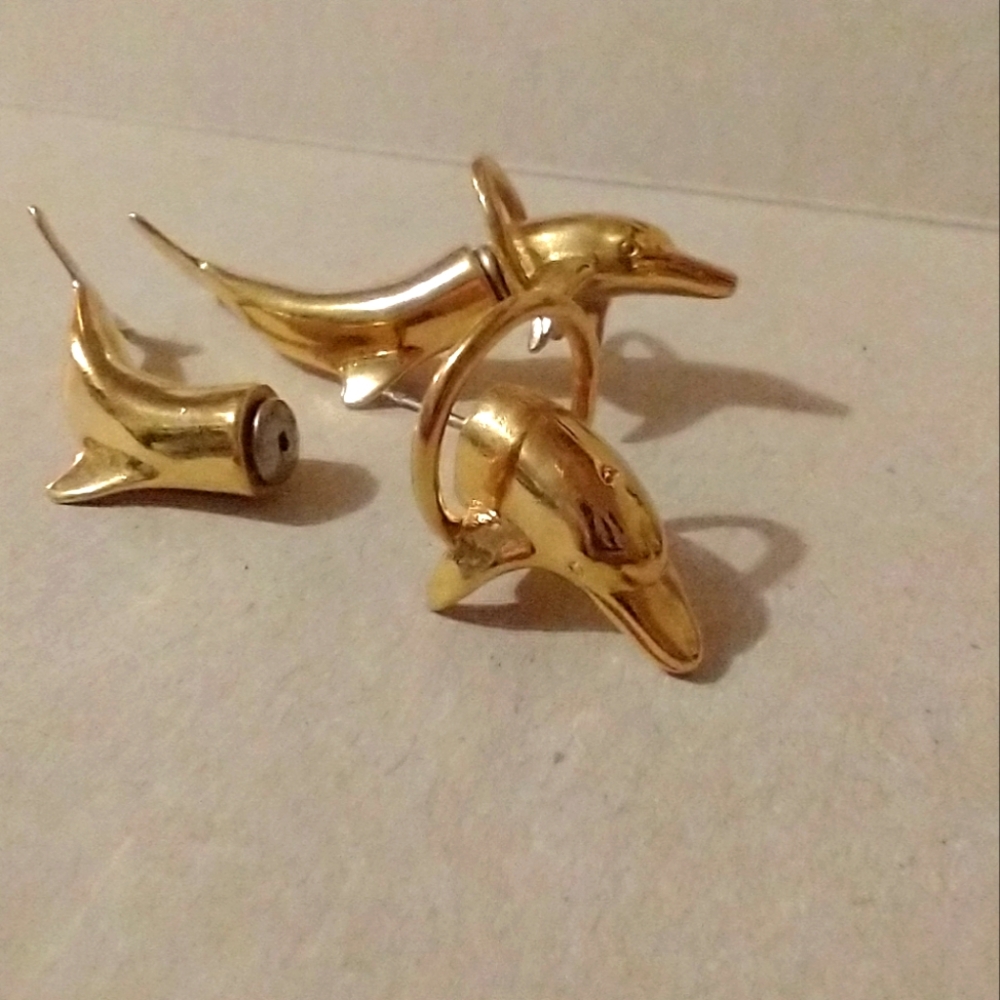 Vintage 90s Earrings Dolphin jumping thru hoop